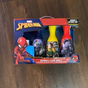 New Marvel SPIDER-MAN Bowling Set Indoor & Outdoor 6 Pins & 1 Bowling Ball